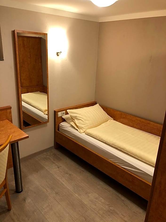 Hofgut Langenborn Wohnen auf Zeit möblierte Apartments Aschaffenburg Alzenau Frankfurt