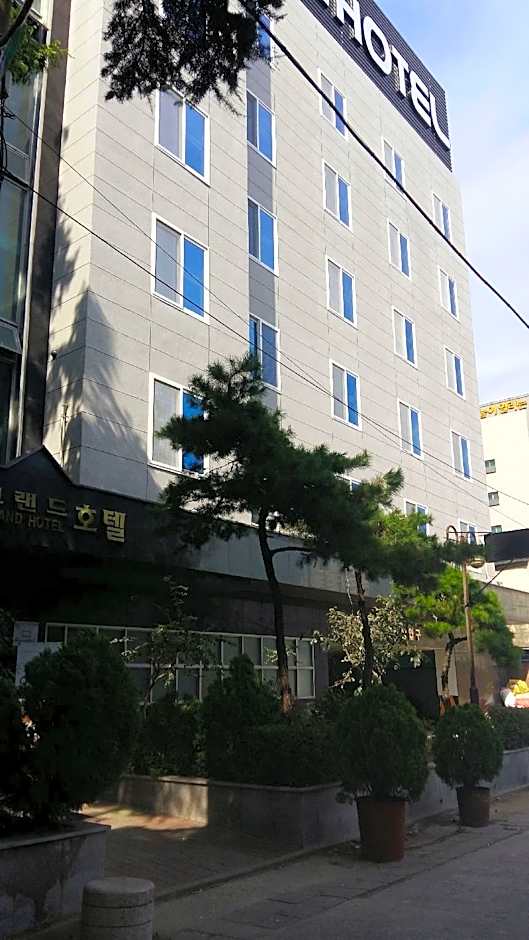 New Grand Hotel