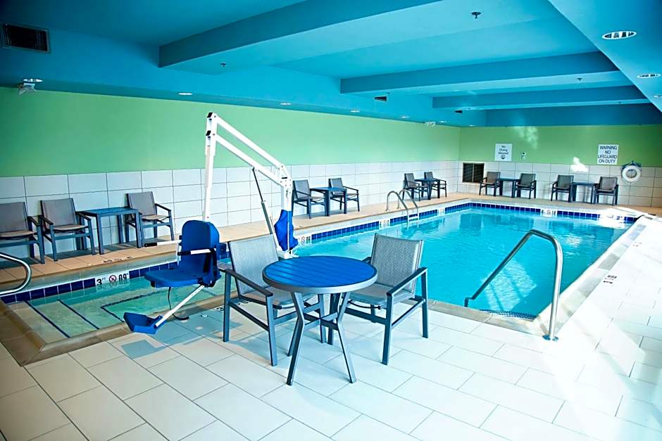 Holiday Inn Express & Suites Great Bend By IHG