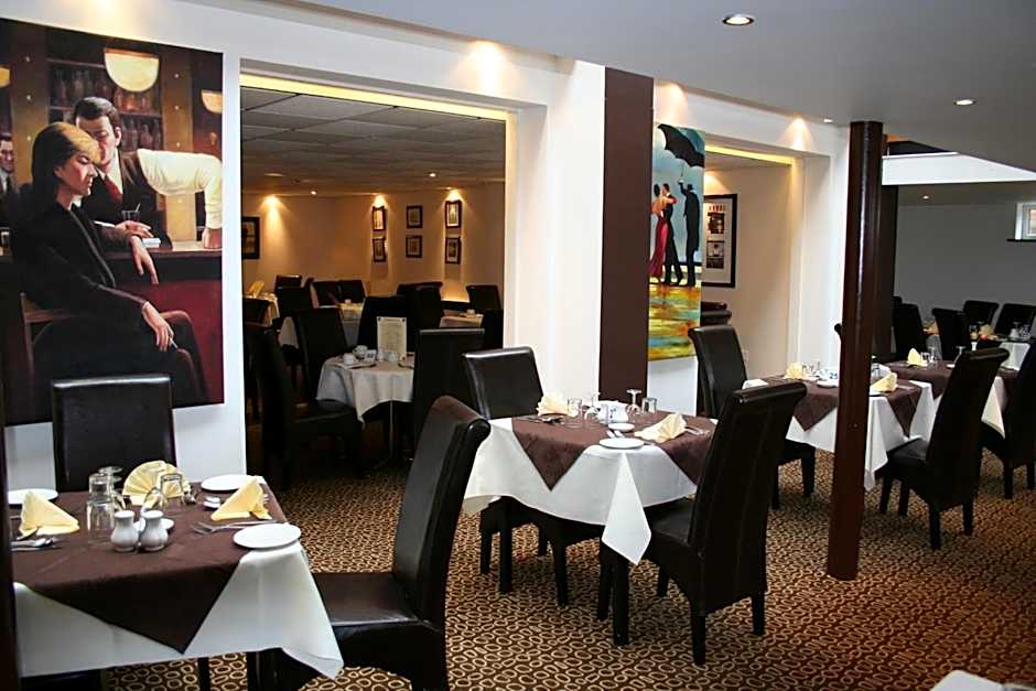 Inn On The Prom At The Fernlea Hotel