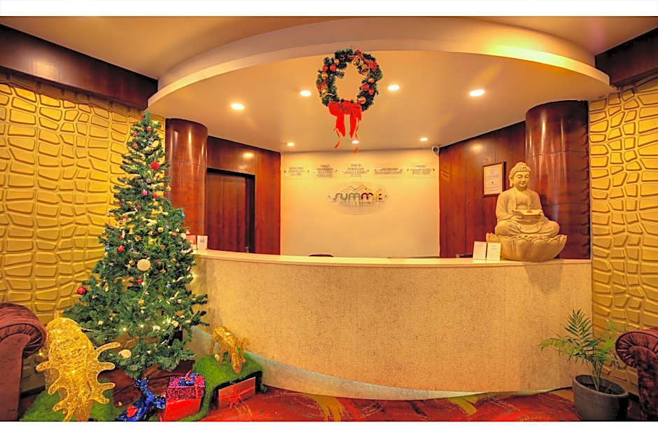 Summit Montana Suites & Spa at Mall