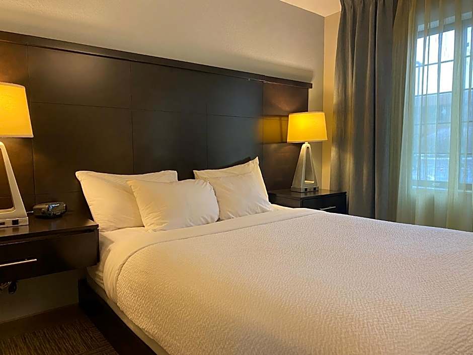 Staybridge Suites Syracuse Liverpool By IHG