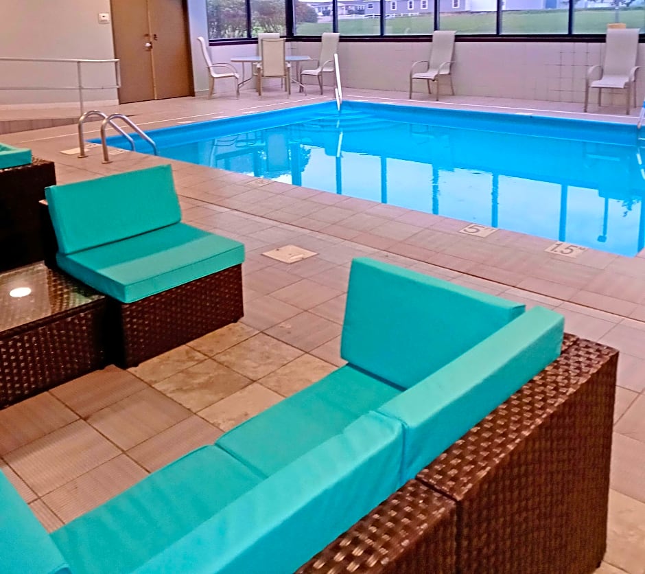 Clarion Pointe Evansville North