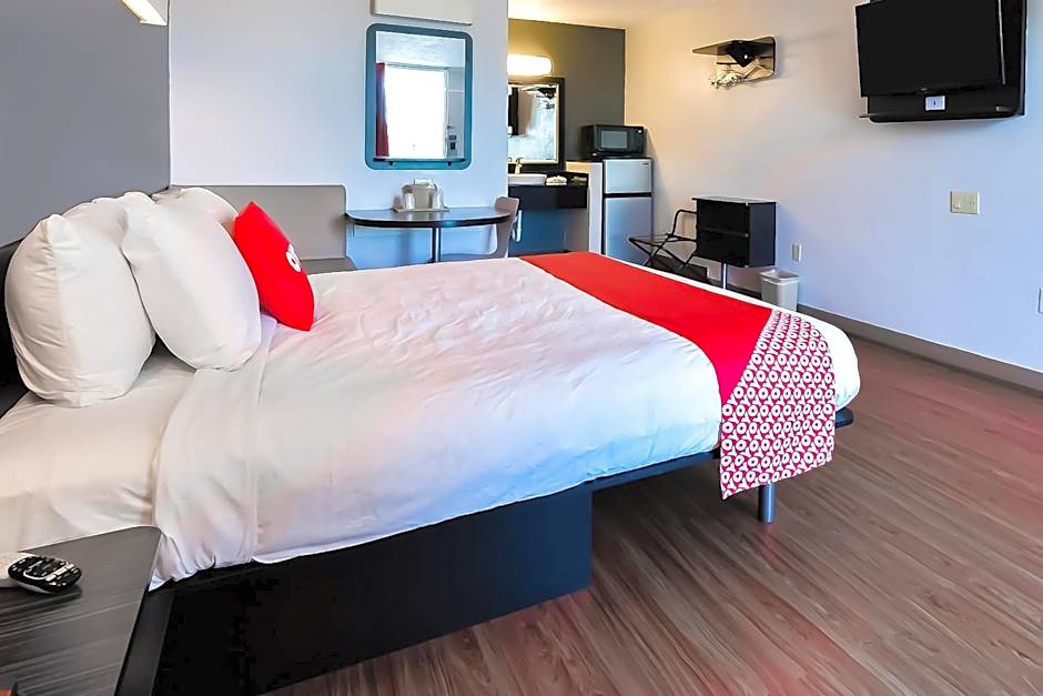 OYO Hotel Valdosta GA I-75