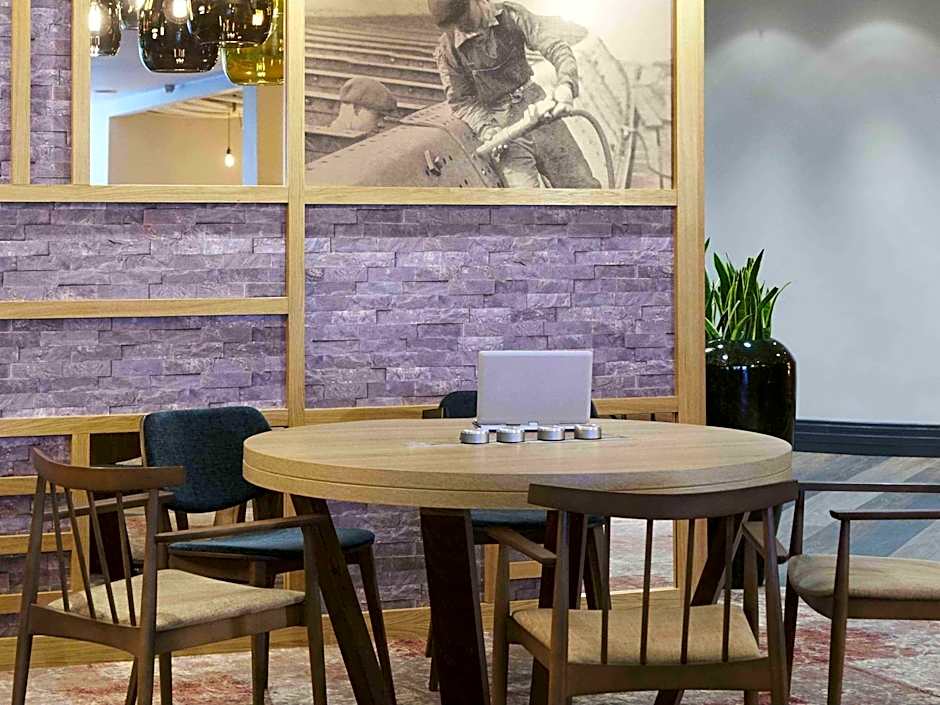 Holland House Hotel Cardiff By Sunday