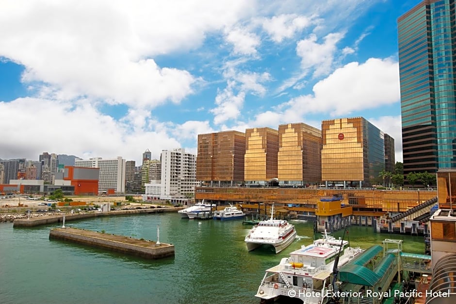 The Royal Pacific Hotel And Towers