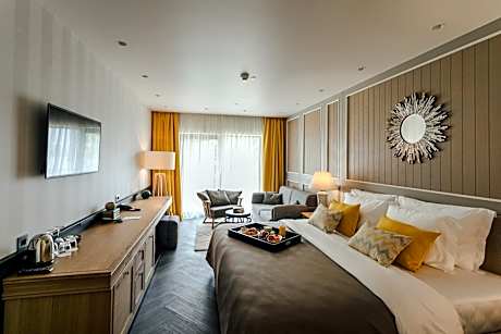 Junior Suite with Balcony and Sea View – Annex