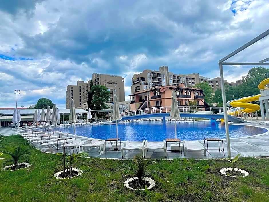 Grand Hotel Nirvana - All Inclusive & Free Beach Access