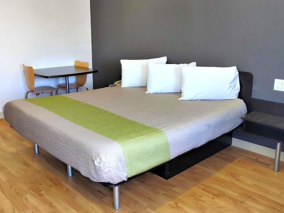 Studio 6-Fresno, CA - Extended Stay