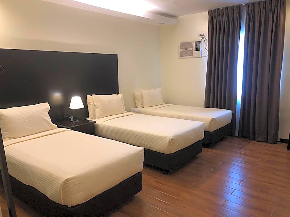 Piña Suites