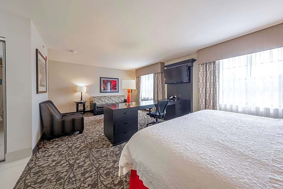 Hampton Inn By Hilton & Suites Dupont