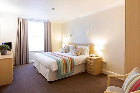 Two-Bedroom Apartment (4 Adults)