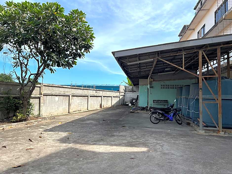 Sea Land View Apartment @ Sriracha