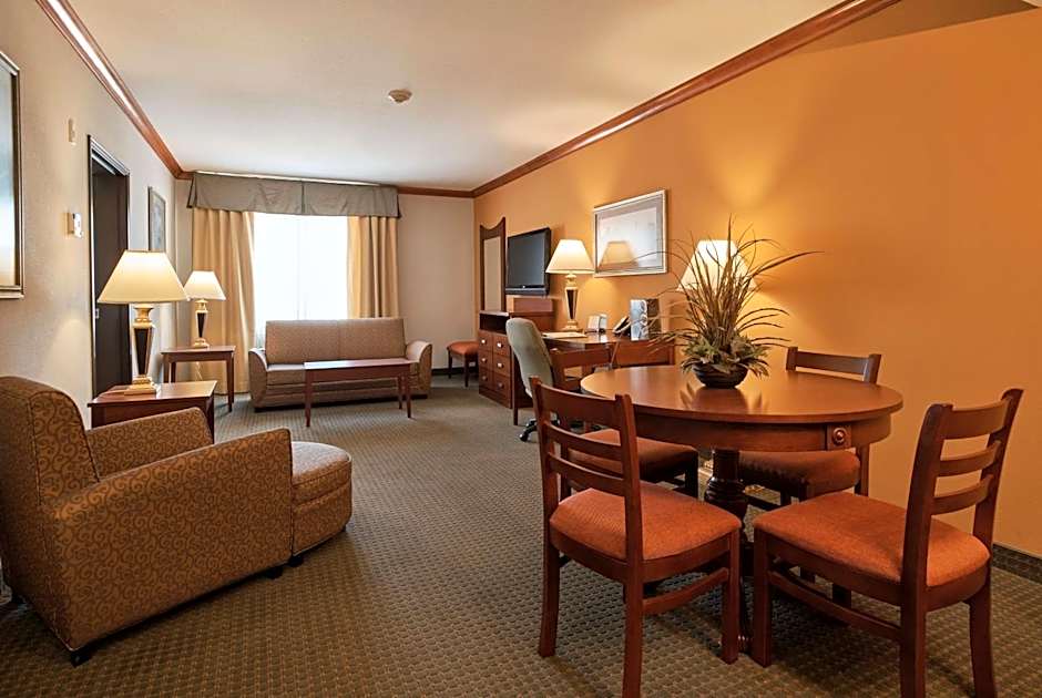 Wingate by Wyndham Chihuahua