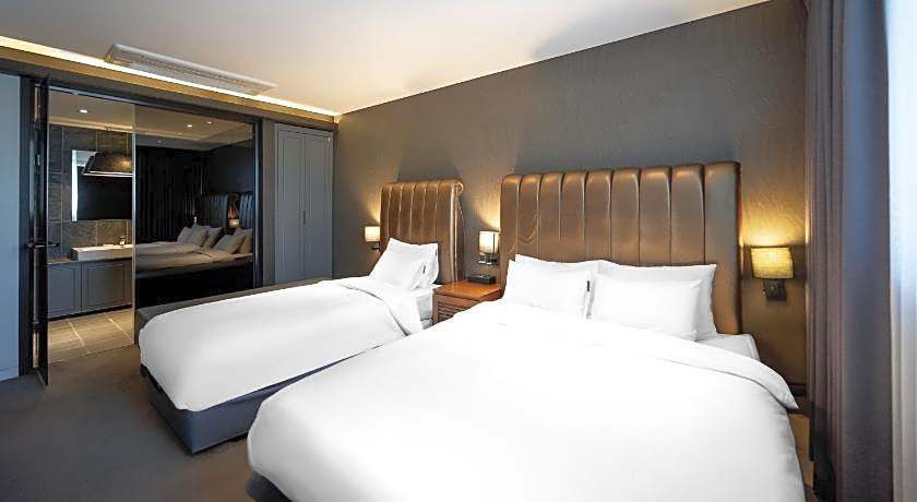 Golden Business Hotel