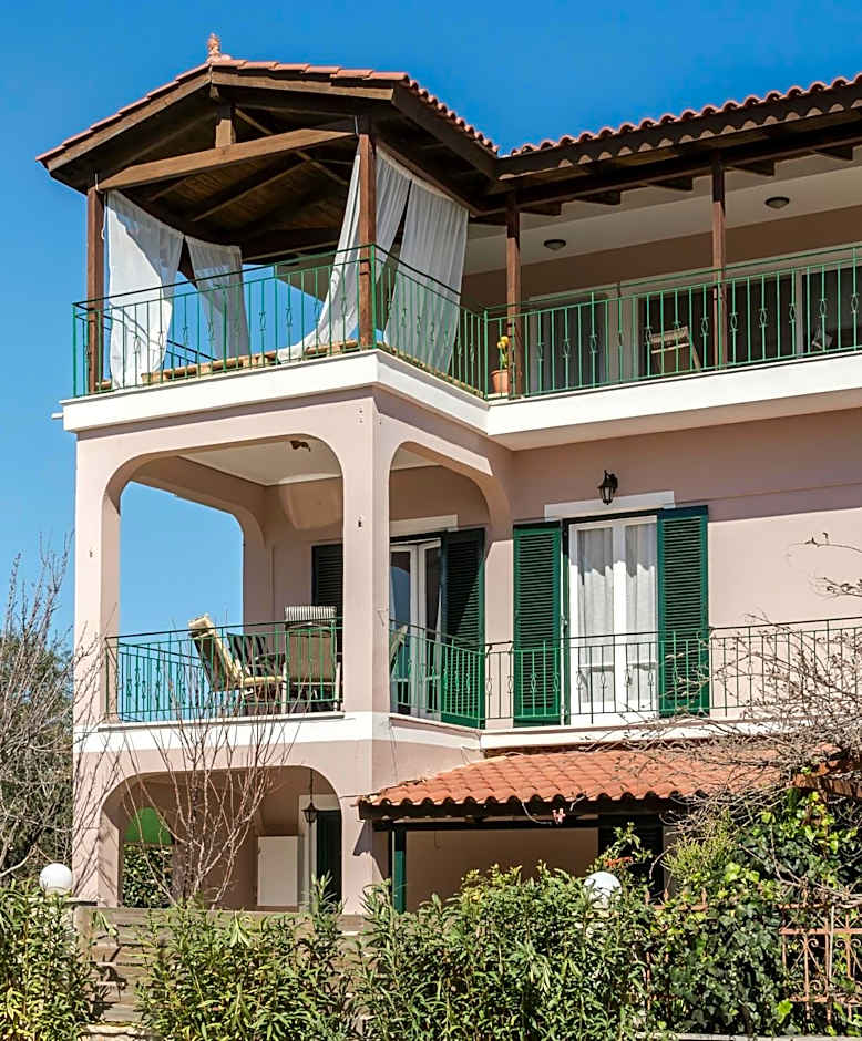 Santa Maroma Rooms & Houses