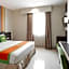 Pose In Hotel Solo