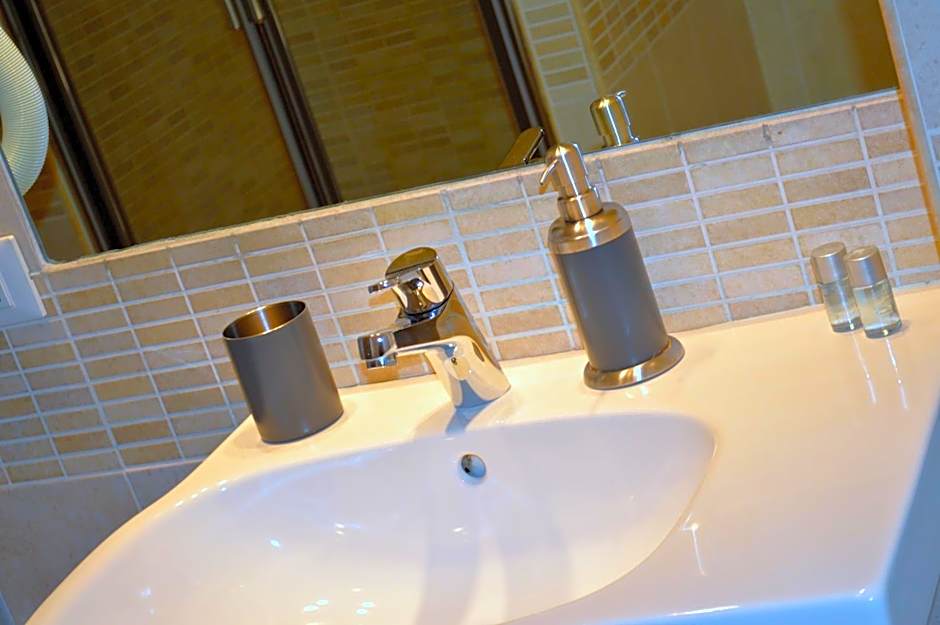 Check-Inn Rooms