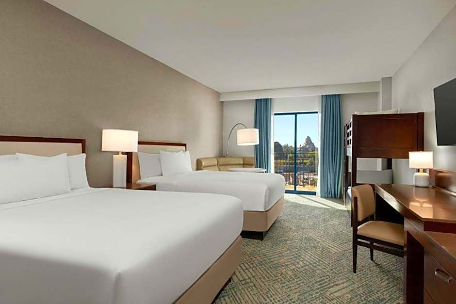 Courtyard by Marriott Anaheim Theme Park Entrance