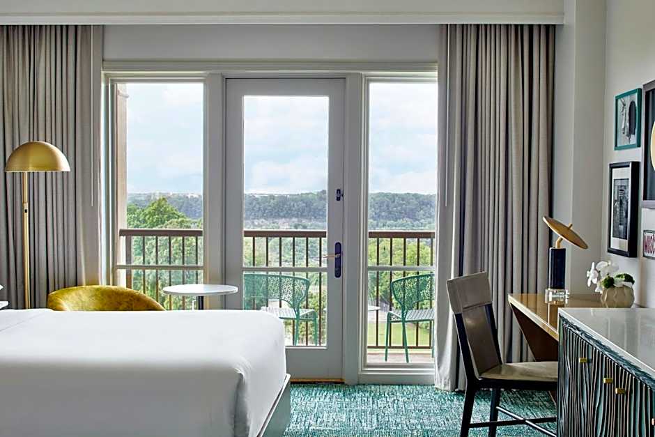 Renaissance Shoals Resort & Spa