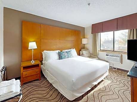 King Room with Spa Bath