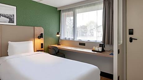 Standard Room - 2 Single Beds