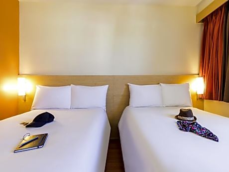 Standard room with 2 double beds