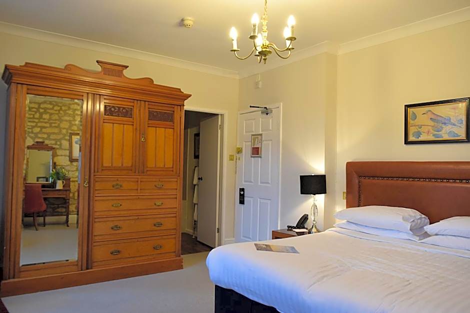 Noel Arms - "A Bespoke Hotel"