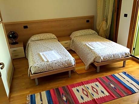 One-Bedroom Apartment - Annex