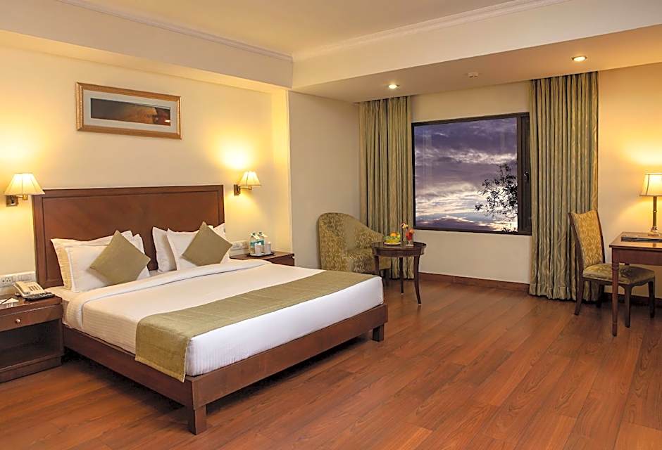 Photo 1 of 2 of Premium 1 Double Bed, Lake View
