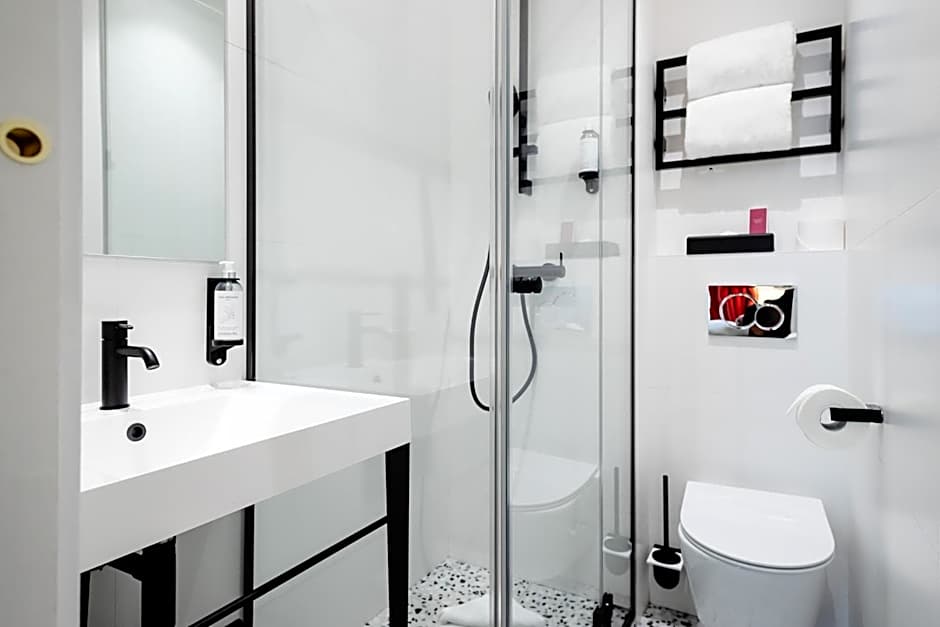 Trendy Canettes Hotel