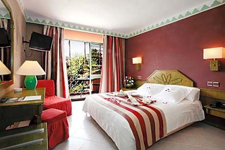 Chems Hotel