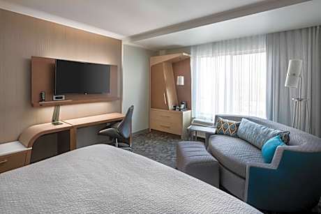 Queen Room with Two Queen Beds - Hearing Accessible