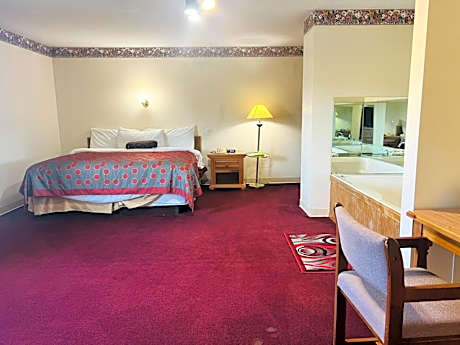 King Bed Non-Smoking with Jetted Tub