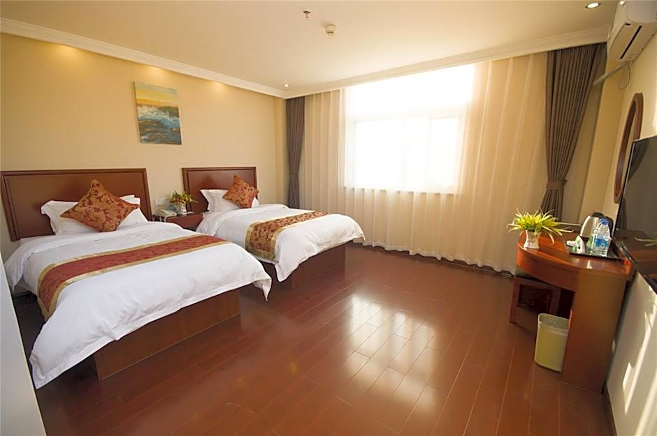 GreenTree Inn Jiangsu ZhenJiang Jurong New Bus Station Express Hotel