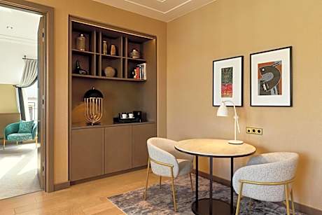 King Penthouse Royal Suite