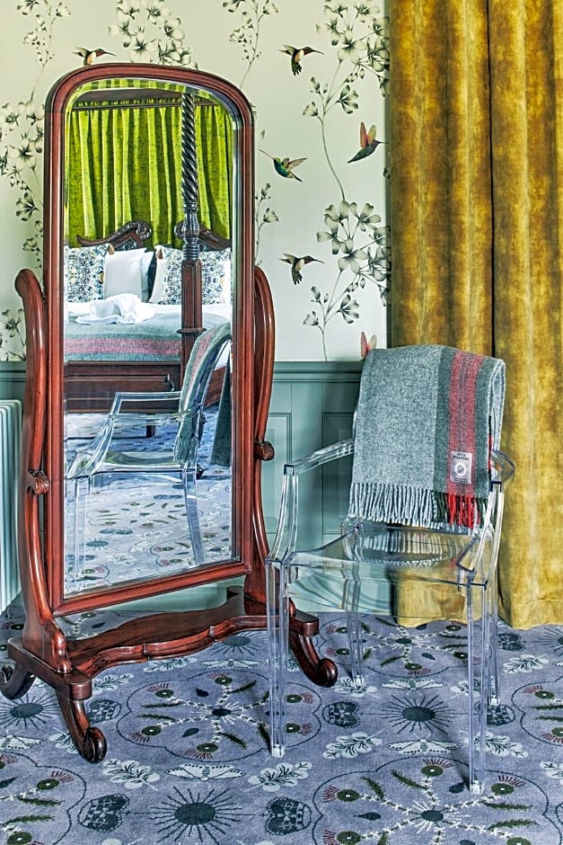 Monkstadt 1745 Restaurant with Rooms