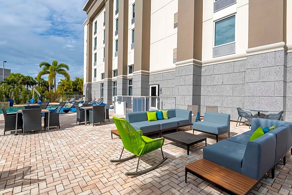 Hampton Inn By Hilton & Suites Fort Myers