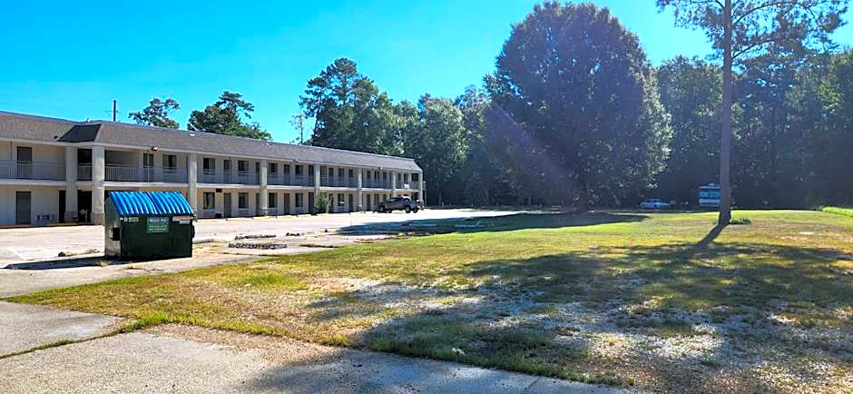Travelers Rest Motel