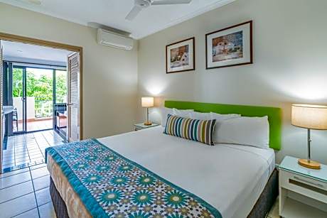 Studio with Spa Bath