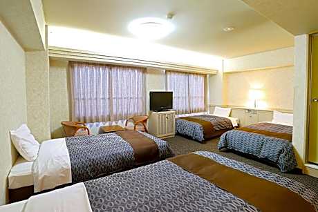 Deluxe Quadruple Room
