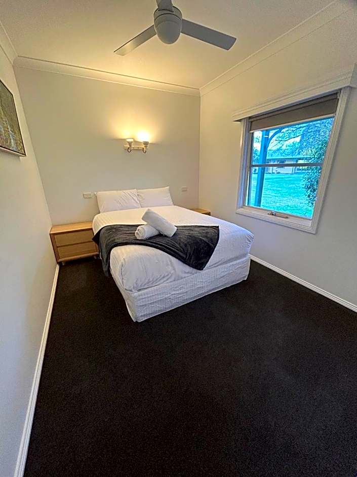 Photo 1 of 26 of 2 Bedroom Cottage