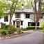 Oakhurst Inn at the University