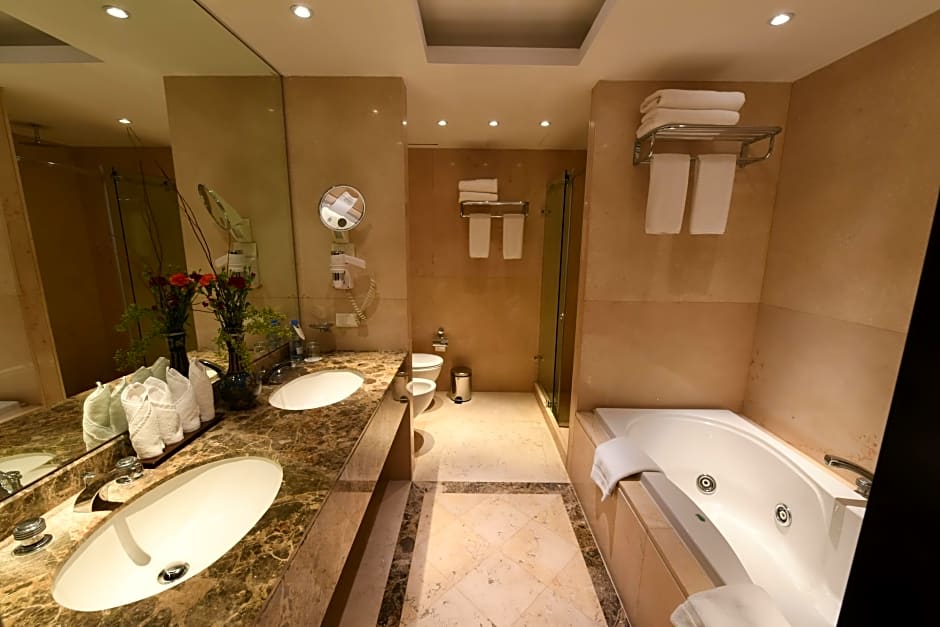 Le Bristol Hotel