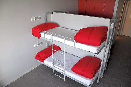 Quintuple Room
