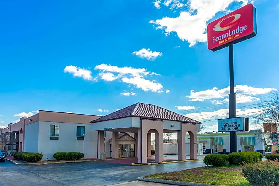 Econo Lodge & Suites Clarksville near Governors Square Mall