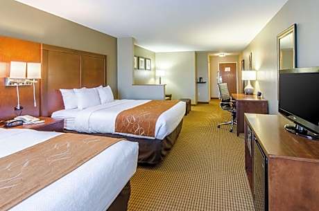 2 Queen Beds, Suite, Nonsmoking