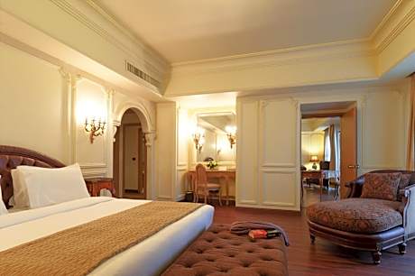 Diplomatic Suite With Balcony