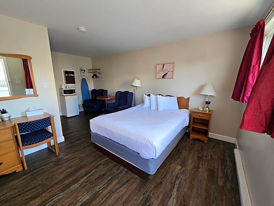 Photo 1 of 11 of 1 Queen Bed