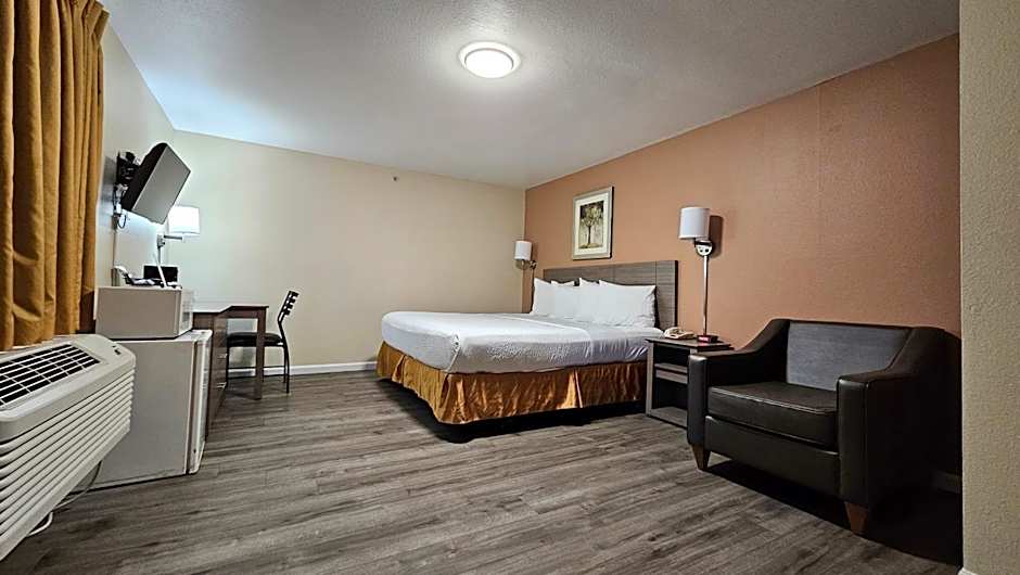 Travelodge by Wyndham Wenatchee